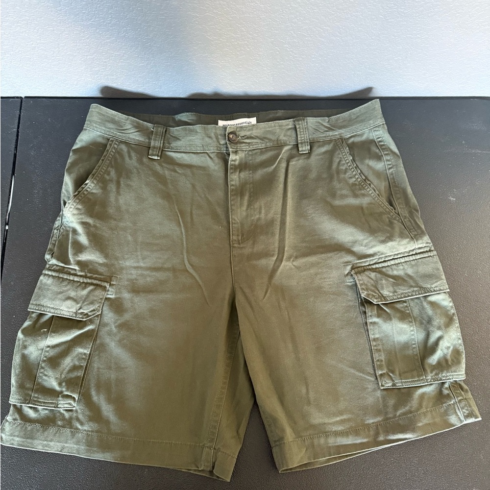 Men's Olive Green Cargo Shorts
